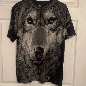 Wolf tee